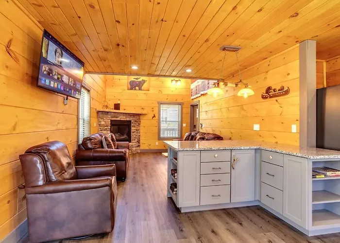 Dancing Bear Cabin- Relax & Enjoy!